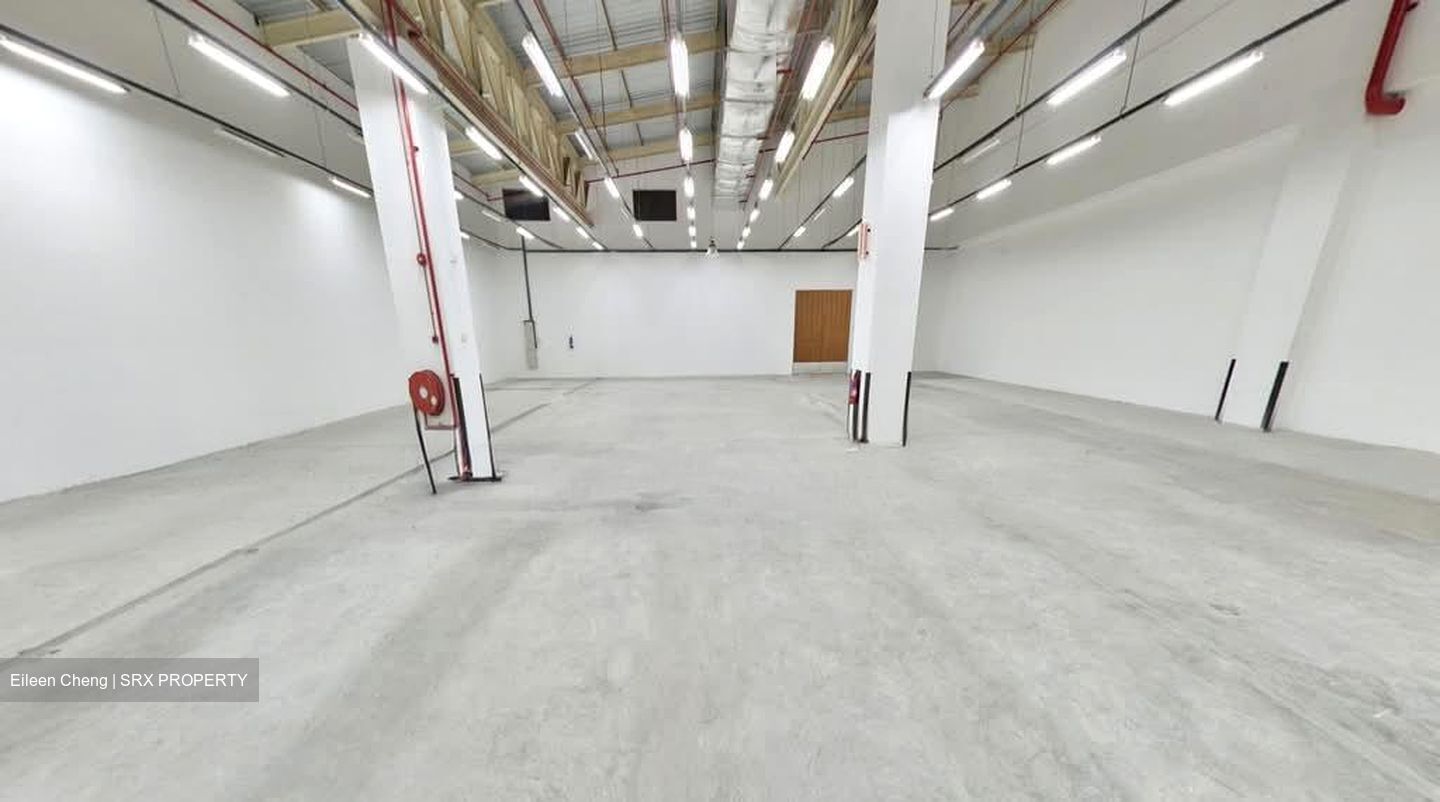 Gul Way (D22), Warehouse #574074211